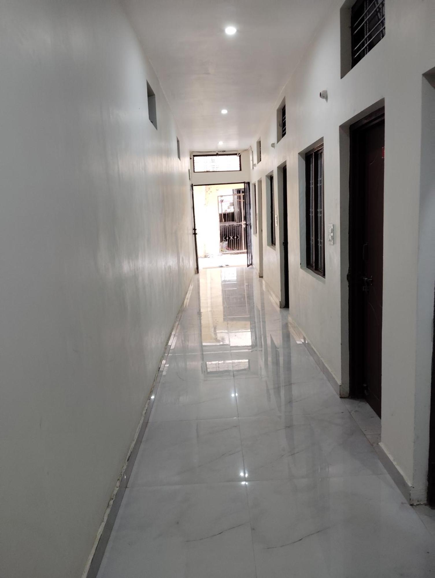 Hotel Narayana Residency Gupta Kashi Екстер'єр фото